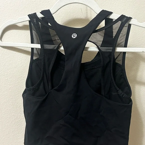 Black Lululemon cropped Built in bra Tank - Picture 3 of 4